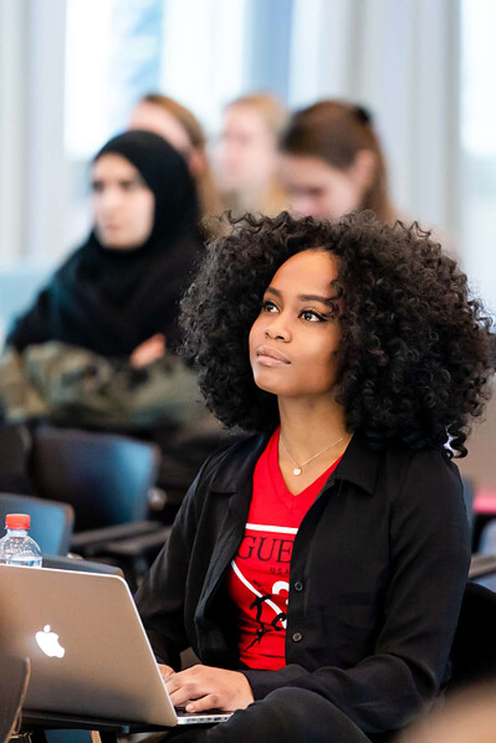 Studenten bij de faculteit Onderwijs en Opvoeding HvA