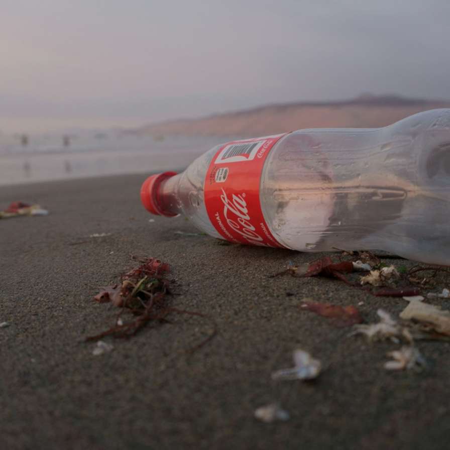 Plastic in de natuur.