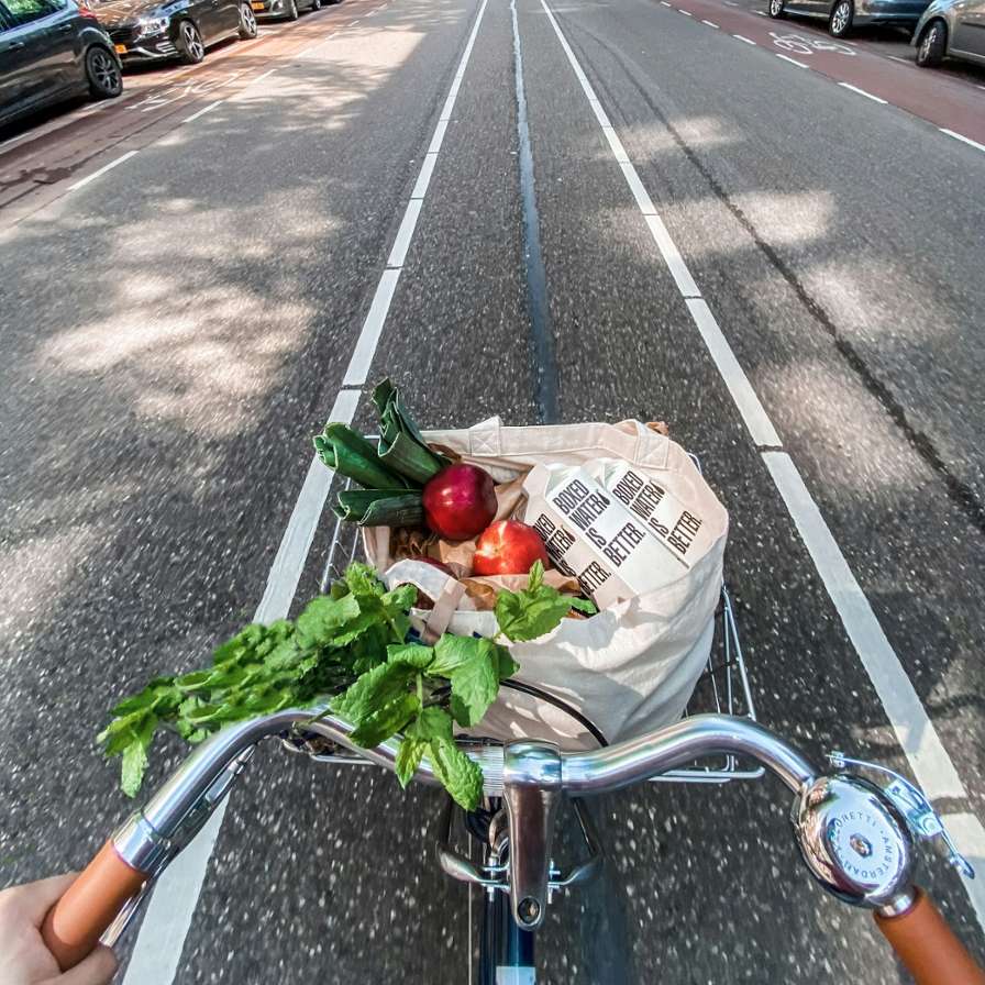 fiets met boodschappen