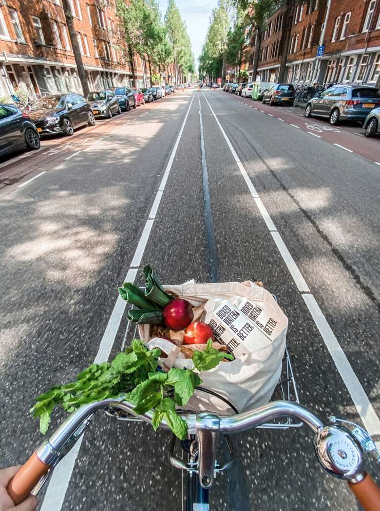 fiets met boodschappen