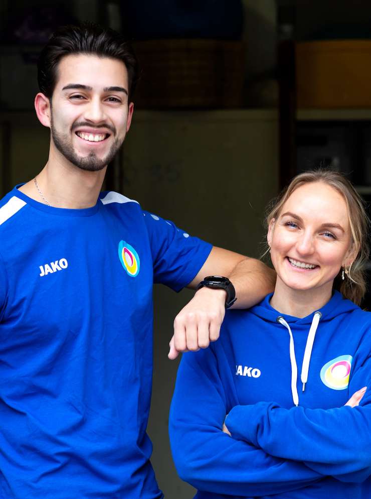 vakleerkracht Marlissa Schouten samen met sport- en spelbegeleider Alex van der Beek