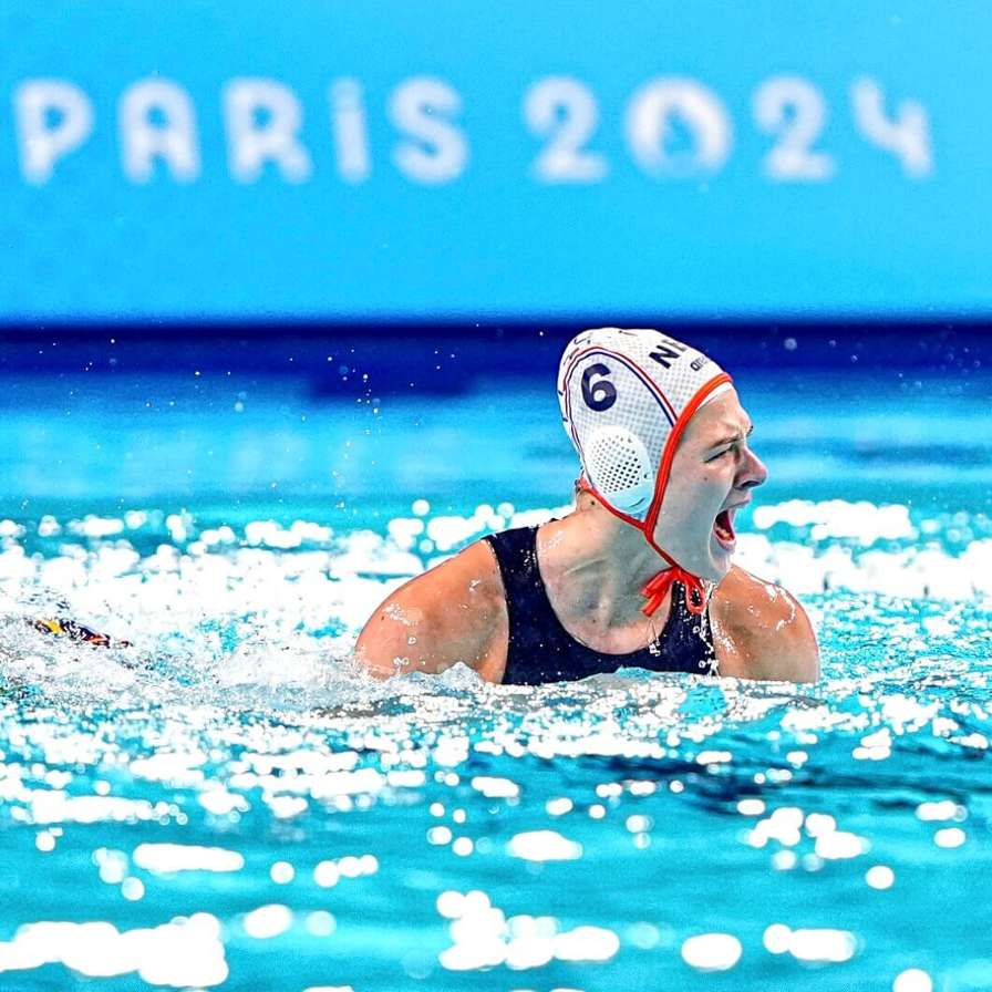 zwemmer in zwembad Olympische Spelen 2024