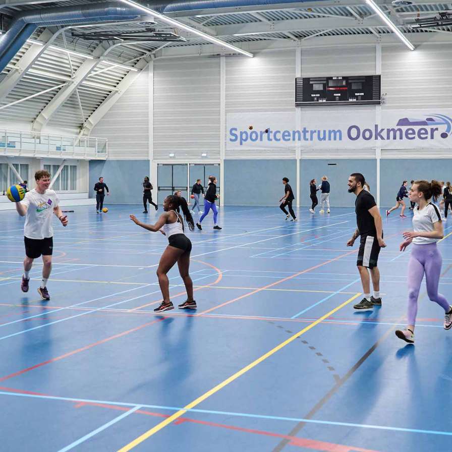 sporters in sportcentrum ookmeer amsterdam hva
