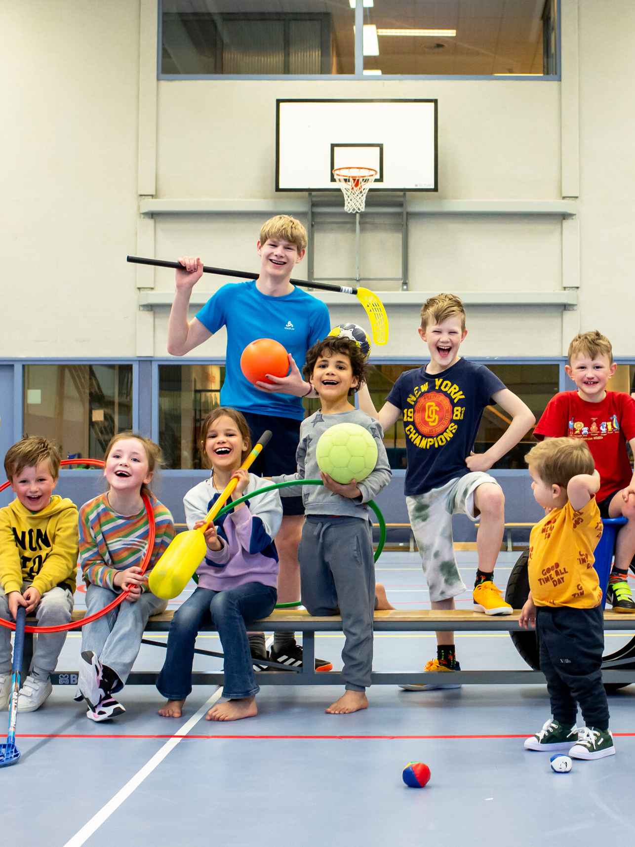 AUAS research group Physical Activity in and around school kids playing sports in gym