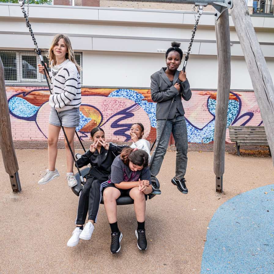 Jongerenwerk op school Rotterdam