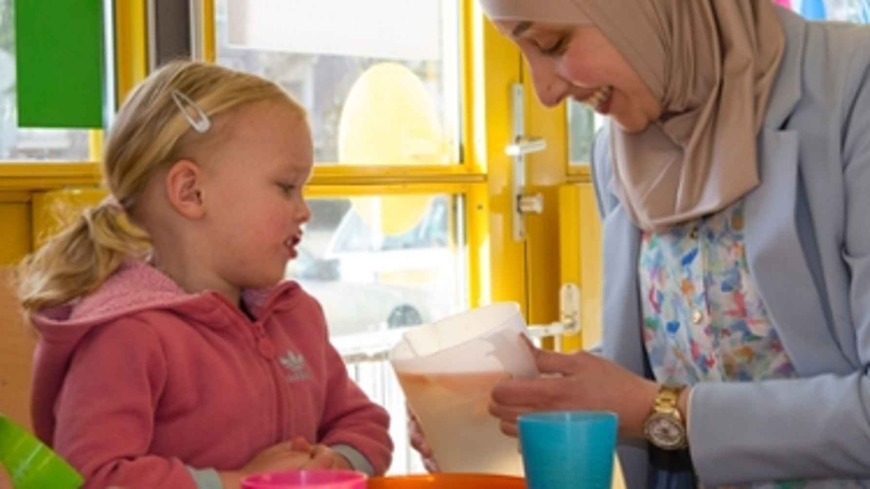 medewerker kinderopvang en kind