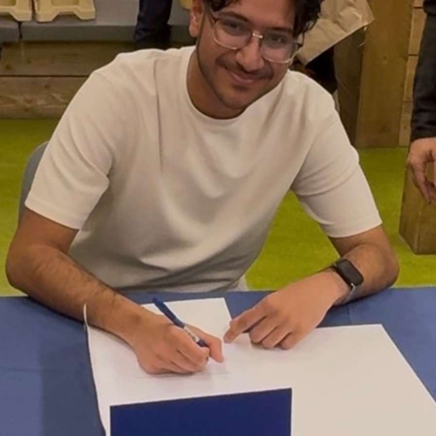 Student Amir