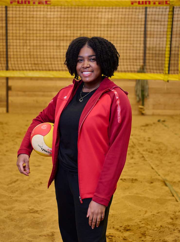 Qionah graduate Sport Studies Let's keep the ball flying
