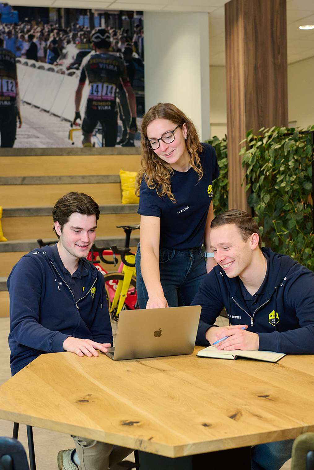 Students Thom and Jorden Sport Business and Leadership AUAS working at Visma Lease a Bike