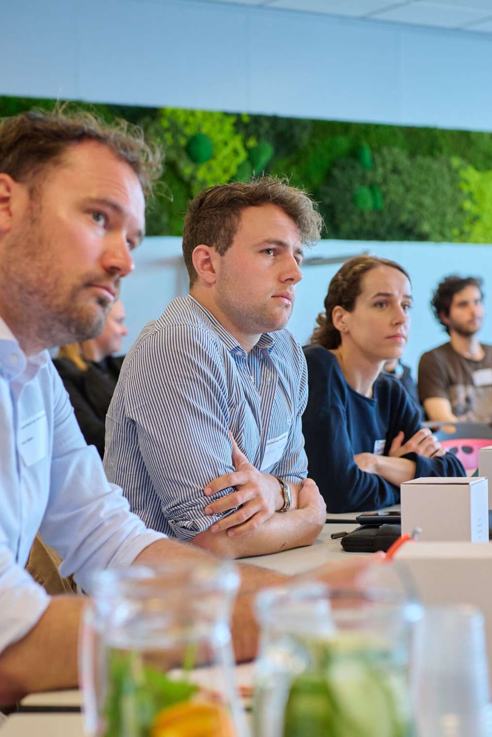 masterstudenten zitten in klaslokaal en luisteren naar docent, Voeding en Diëtetiek HvA