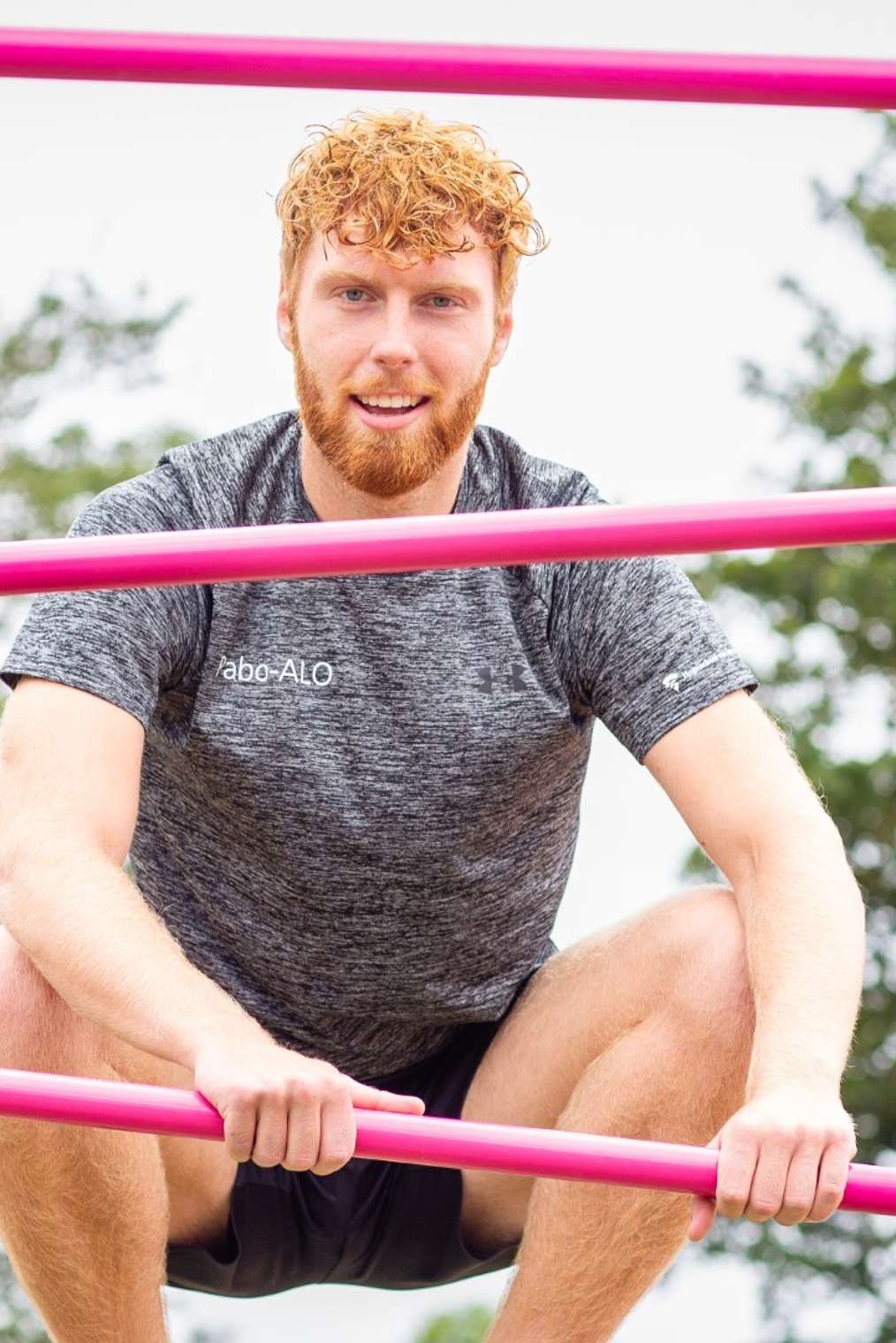 Dennis student Pabo-ALO zit op klimrek