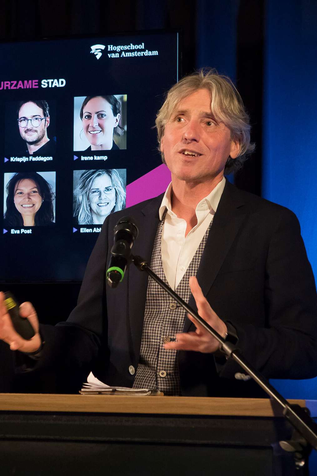Lector Reint Jan Renes tijdens een lectorale rede