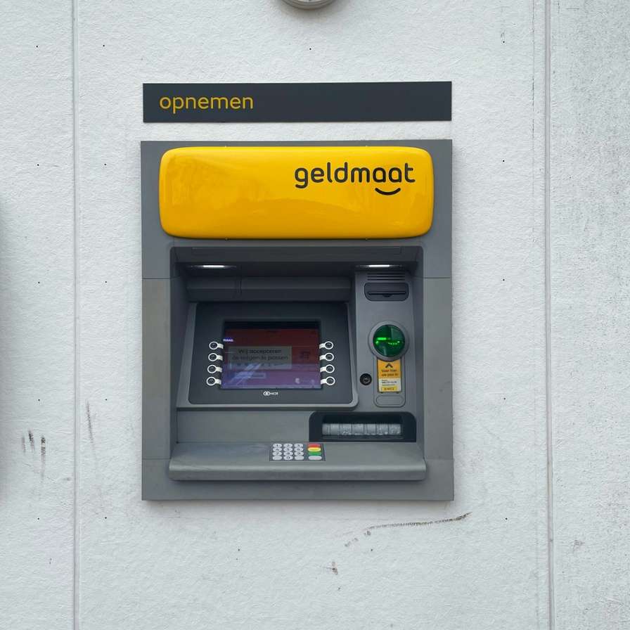 Pinautomaat.