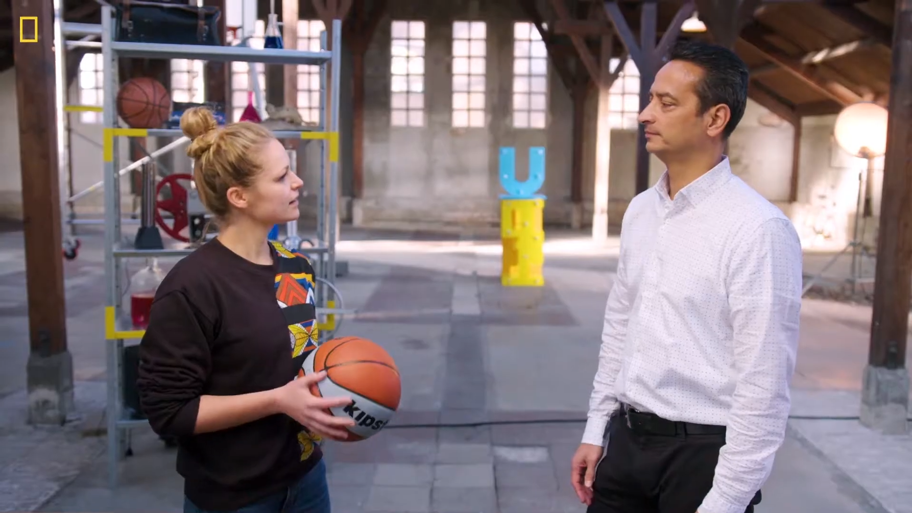 Video Schiet als een profasketballer het LAB National Geografic