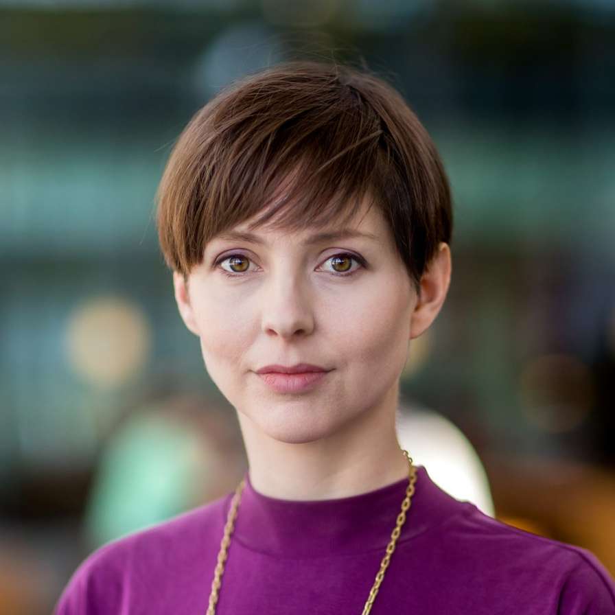 Angella Mackey, Docent-onderzoeker.