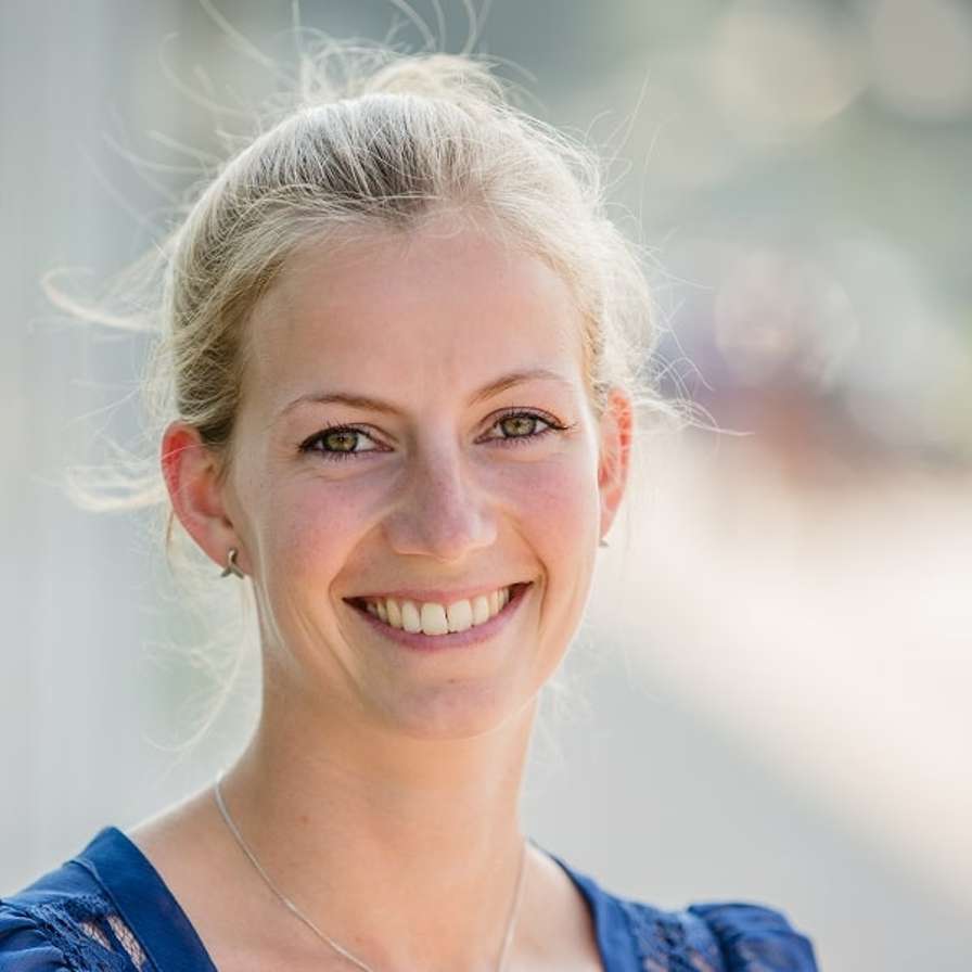 Anne den Uil, promovenda Bewegen in en om School