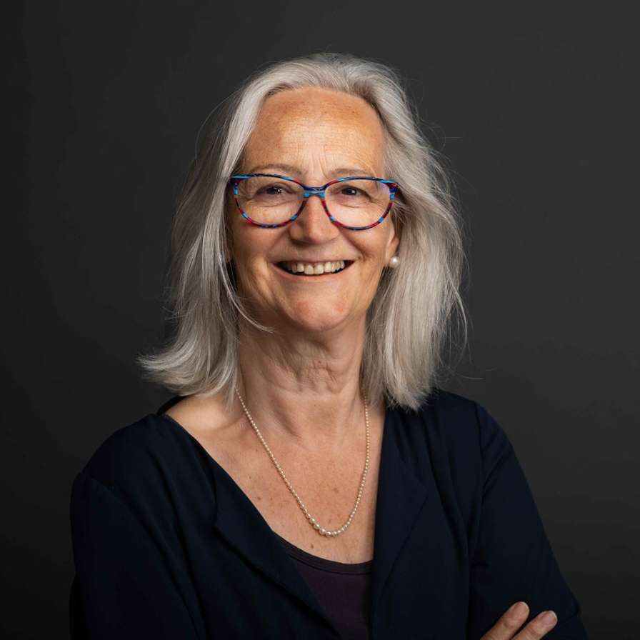Liz Dale,  hoofddocent cluster Talen