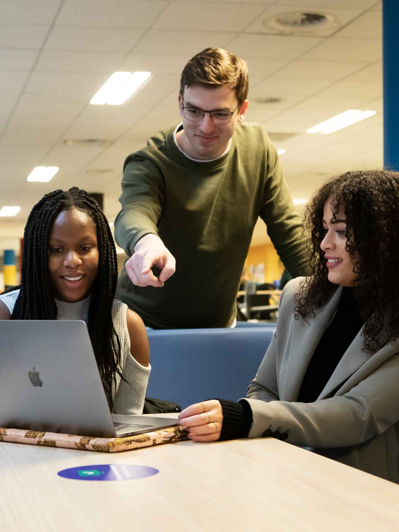 Studenten aan het werk in een projectgroep