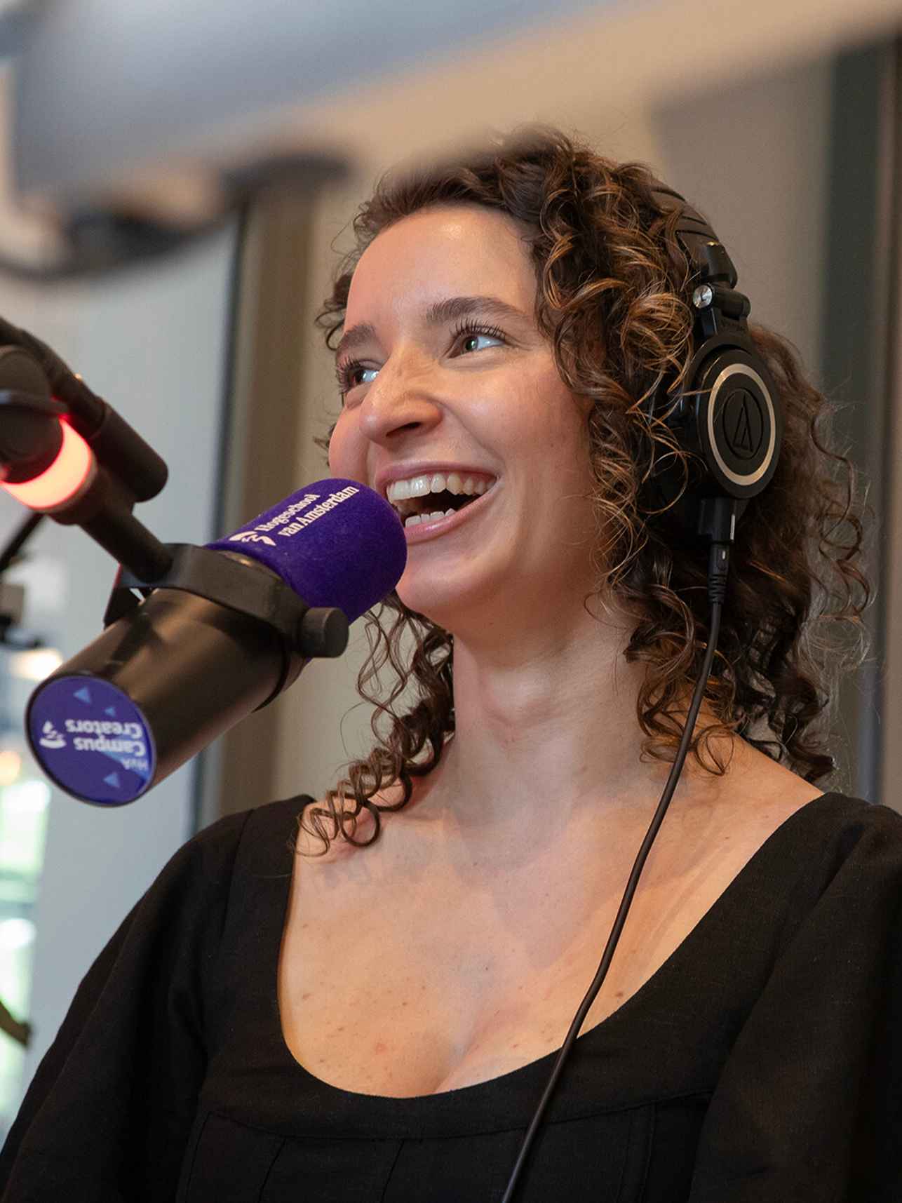 Volg de podcast van HvA student Yael over hoe je een opleiding kiest